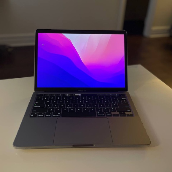 Apple MacBook Pro 13" 512GB M2 8GB RAM Space Gray 2022 Model A2338 + Accessories - Picture 3 of 9